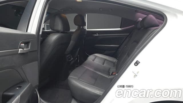 Hyundai Avante AD Modern, 2016 12