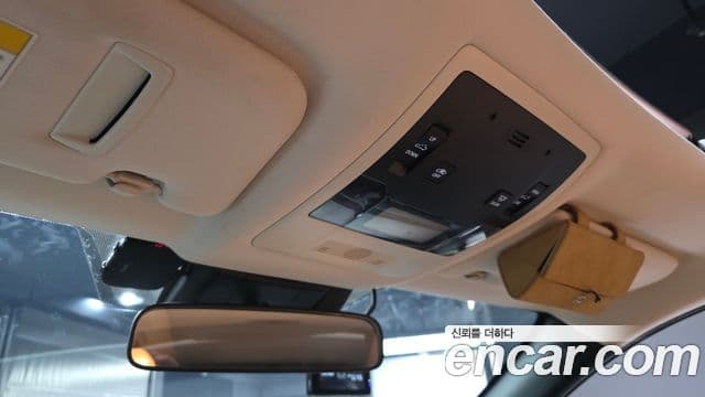 Lexus UX250h, 2019 19