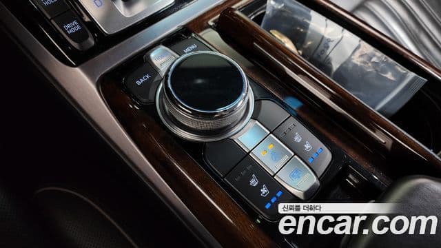 Genesis EQ900 Prestige, 2016 9