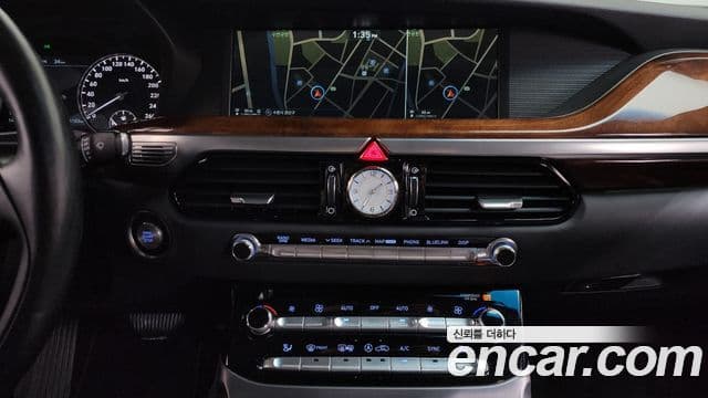 Genesis EQ900 Prestige, 2016 15