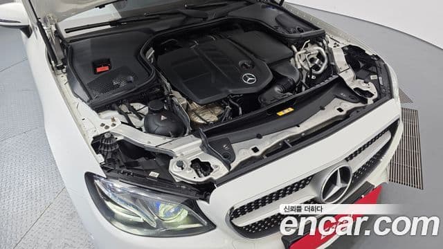 Mercedes-Benz E-класс W213 E220d кабриолет, 2018 6