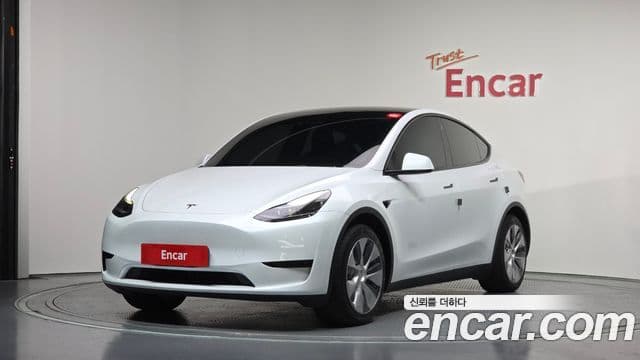 Tesla модель Y, 2023 1