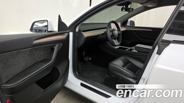 Tesla модель Y, 2023 10