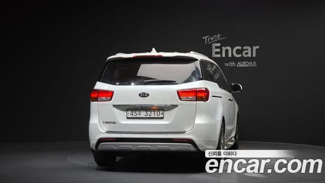 Kia All New Carnival Prestige, 2015 4