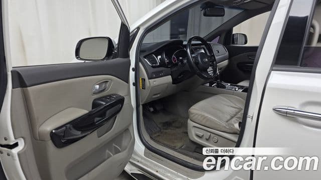 Kia All New Carnival Prestige, 2015 10