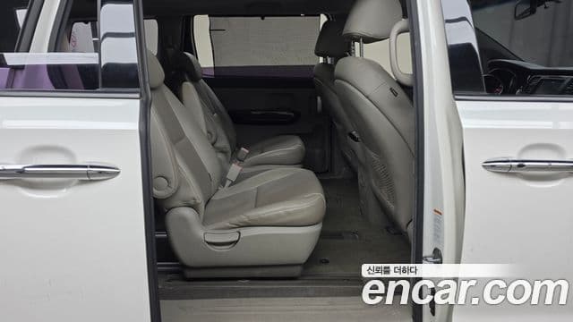 Kia All New Carnival Prestige, 2015 12