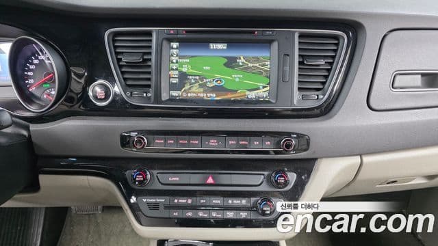 Kia All New Carnival Prestige, 2015 15