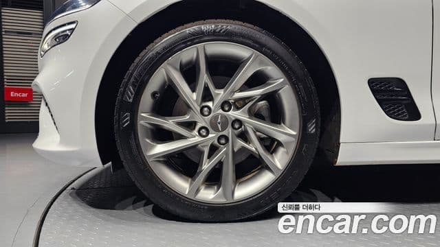 Genesis The / новый New G70, 2022 все фото