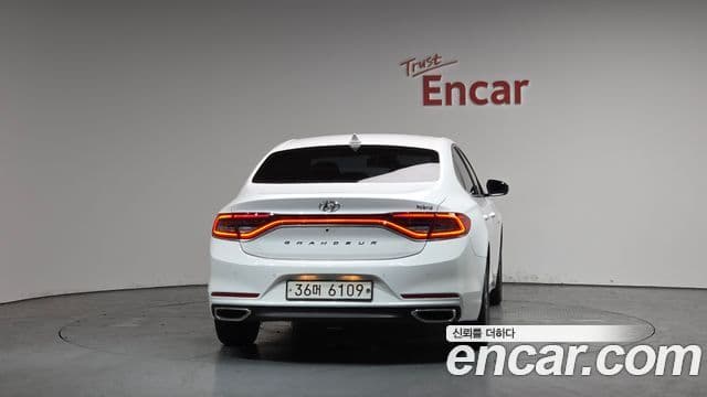 Hyundai Grandeur IG гибрид Premium, 2018 4