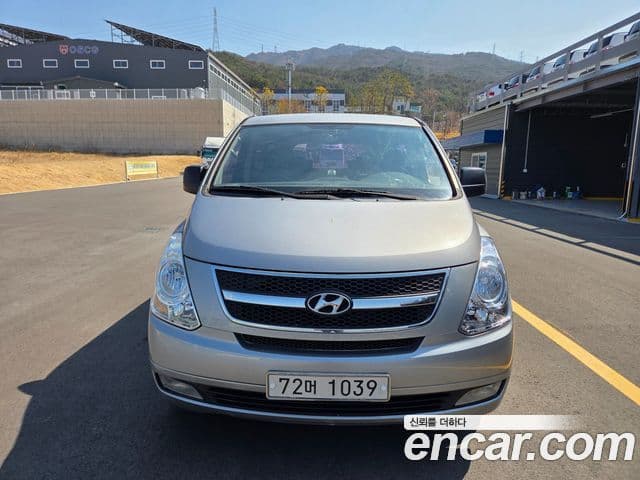 Hyundai Grand Starex CVX Luxury, 2011 1