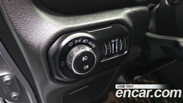 Jeep Wrangler (JL) 2.0 Sahara 4도어, 2018 18