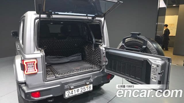 Jeep Wrangler (JL) 2.0 Sahara 4도어, 2018 20