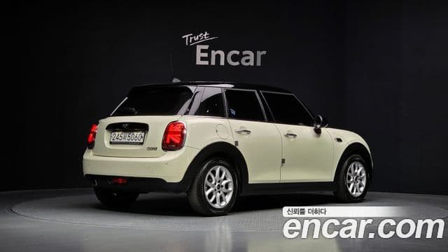 Mini Cooper 3세대, 2019 2