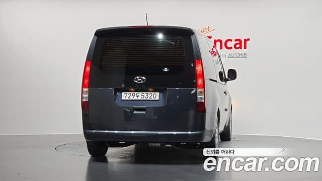 Hyundai Staria Modern, 2023 4