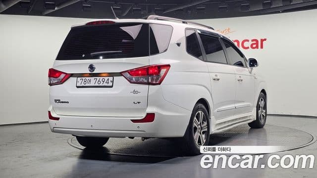 KG모빌리티(SsangYong) Korando 투리스모 4WD 11인승 Adventure 60th Edition, 2015 2