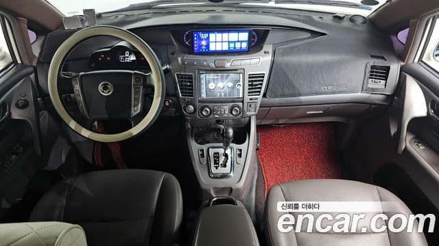 KG모빌리티(SsangYong) Korando 투리스모 4WD 11인승 Adventure 60th Edition, 2015 7