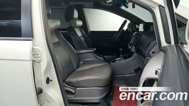 KG모빌리티(SsangYong) Korando 투리스모 4WD 11인승 Adventure 60th Edition, 2015 10