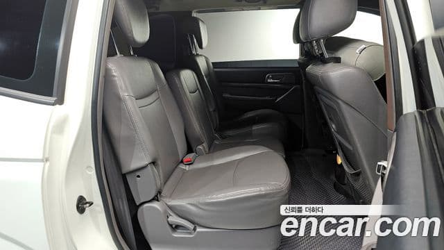 KG모빌리티(SsangYong) Korando 투리스모 4WD 11인승 Adventure 60th Edition, 2015 12