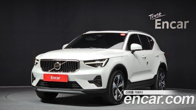 Volvo XC40 B4 Ultimate Bright, 2023 1