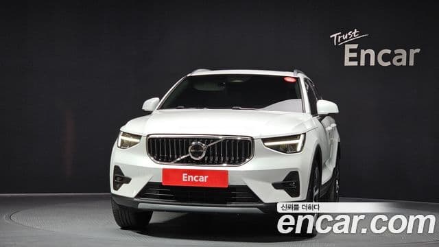 Volvo XC40 B4 Ultimate Bright, 2023 3