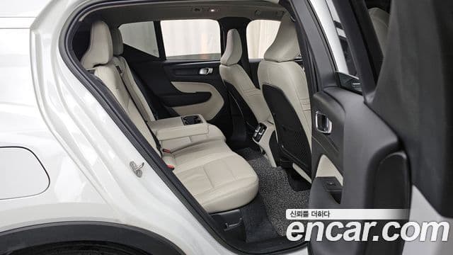 Volvo XC40 B4 Ultimate Bright, 2023 12