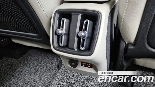 Volvo XC40 B4 Ultimate Bright, 2023 19