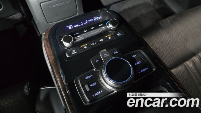 Genesis EQ900 Luxury, 2018 17