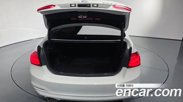 BMW 3시리즈 (F30), 2017 21