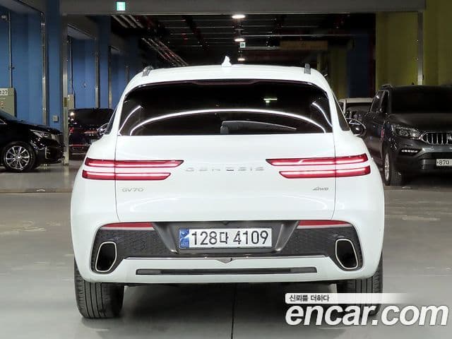 Genesis GV70, 2023 3