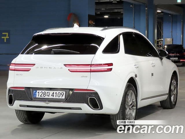 Genesis GV70, 2023 4