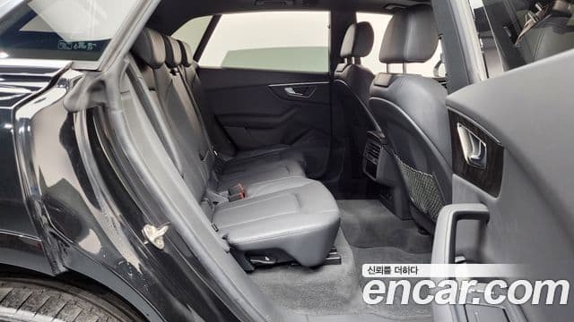 Audi Q8 (4M) Premium, 2023 12