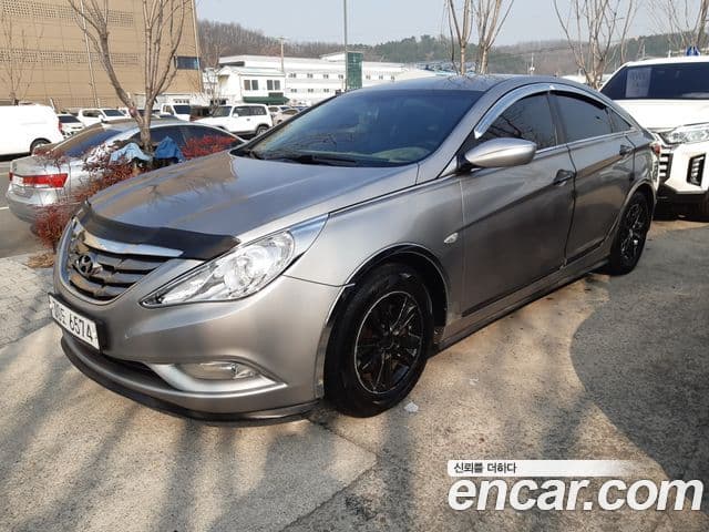 Hyundai YF Sonata Luxury, 2010 1
