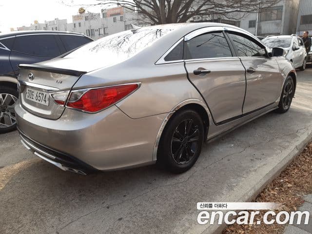 Hyundai YF Sonata Luxury, 2010 2