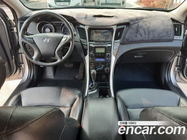 Hyundai YF Sonata Luxury, 2010 9