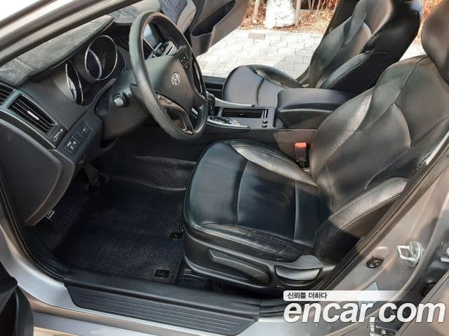 Hyundai YF Sonata Luxury, 2010 11