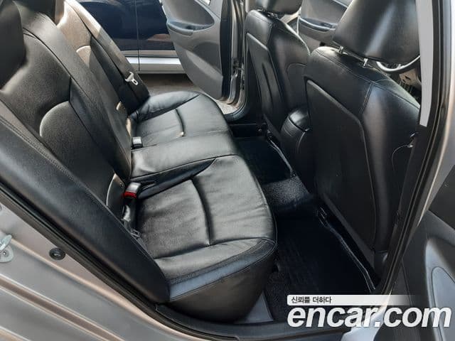 Hyundai YF Sonata Luxury, 2010 14