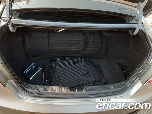 Hyundai YF Sonata Luxury, 2010 15