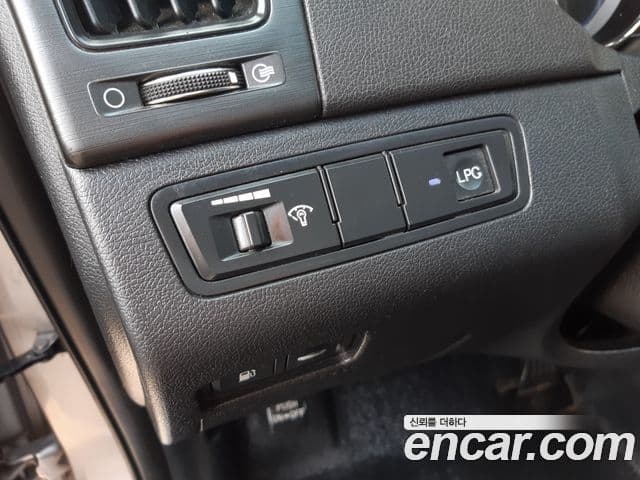 Hyundai YF Sonata Luxury, 2010 18