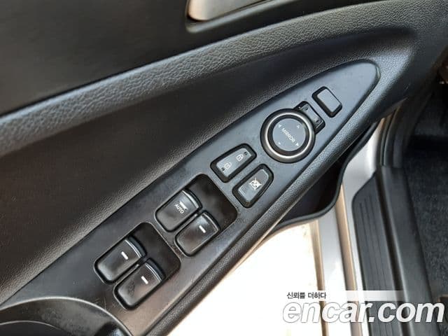 Hyundai YF Sonata Luxury, 2010 19