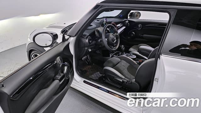 Mini Cooper S 3세대, 2024 10