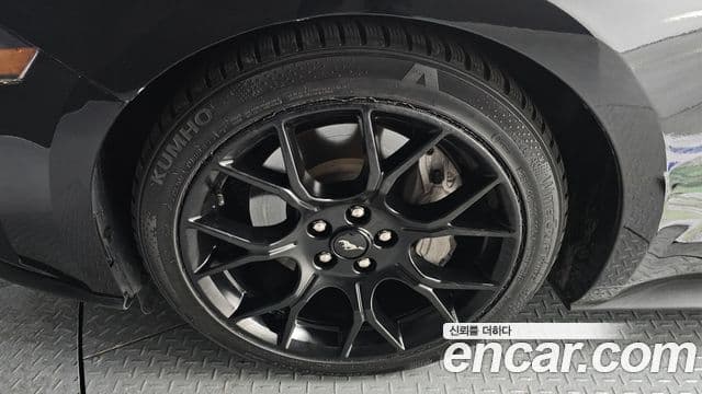 Ford Mustang кабриолет, 2021 все фото