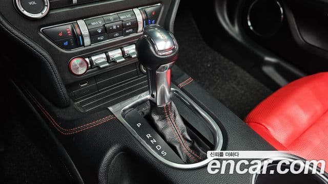 Ford Mustang кабриолет, 2021 9