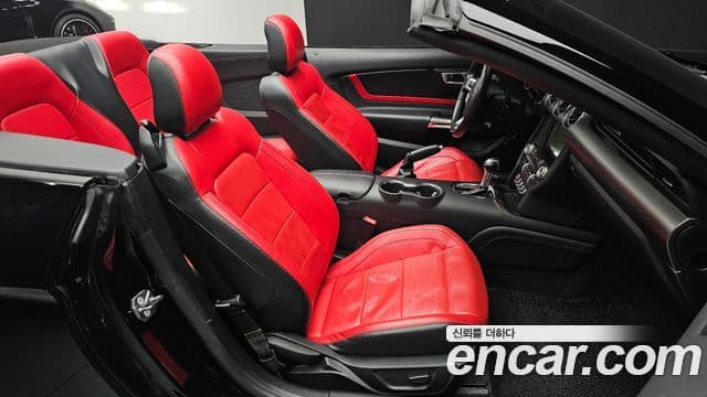 Ford Mustang кабриолет, 2021 10