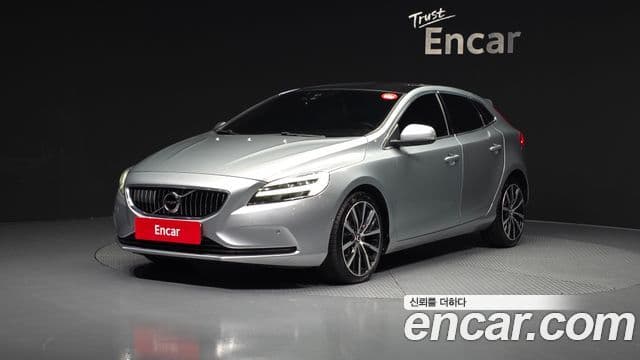 Volvo V40 2세대, 2018 1