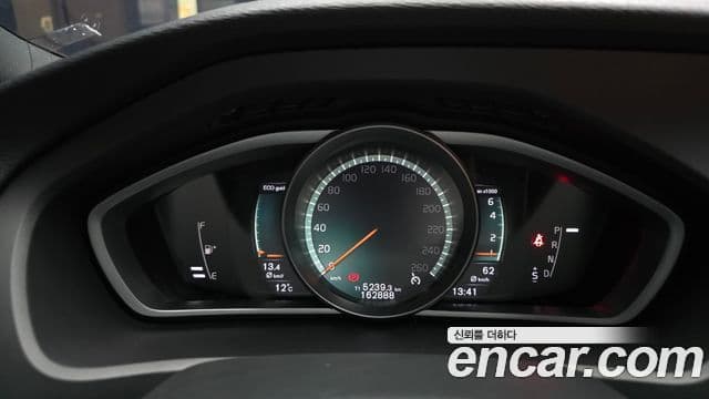 Volvo V40 2세대, 2018 8