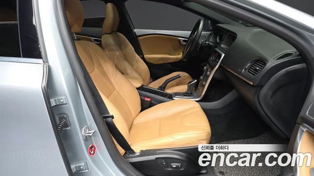 Volvo V40 2세대, 2018 11