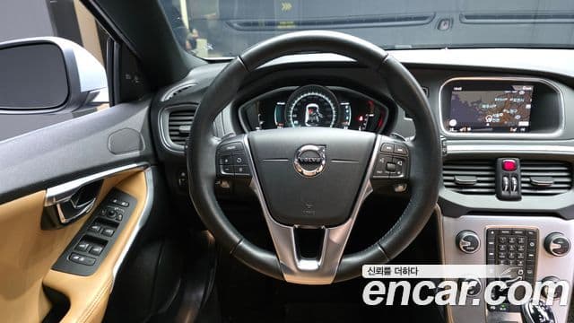 Volvo V40 2세대, 2018 13