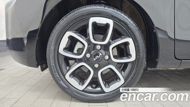 Kia The / новый New Ray Signature, 2022 все фото