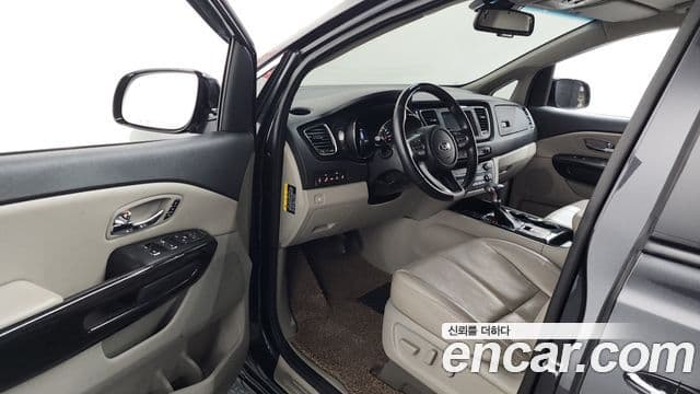 Kia The / новый New Carnival Noblesse, 2019 10