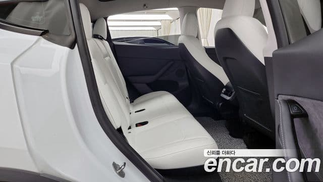 Tesla модель Y, 2024 12